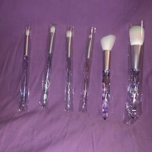 NEVER USED MAKE UP BRUSHES